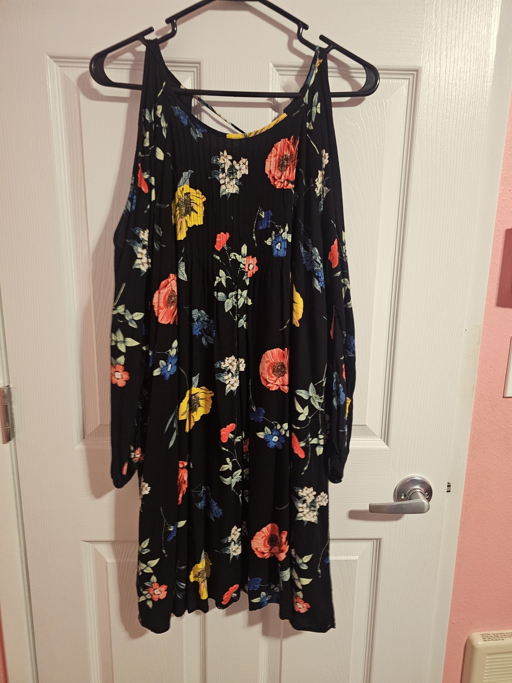 Old Navy Black Floral Cold-Shoulder Dress with Red and Yellow Blooms Size XL